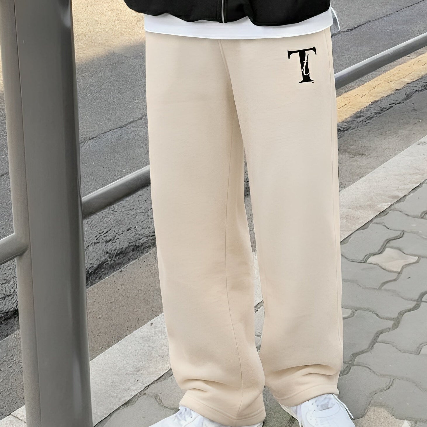 Unisex Sweatpants. Off White